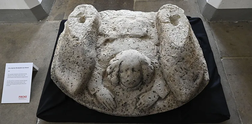 In der Ausstellung zu sehen: Die originale Standplatte des Roland aus dem Jahr 1404. In der Ausstellung zu sehen: Die originale Standplatte des Roland aus dem Jahr 1404.