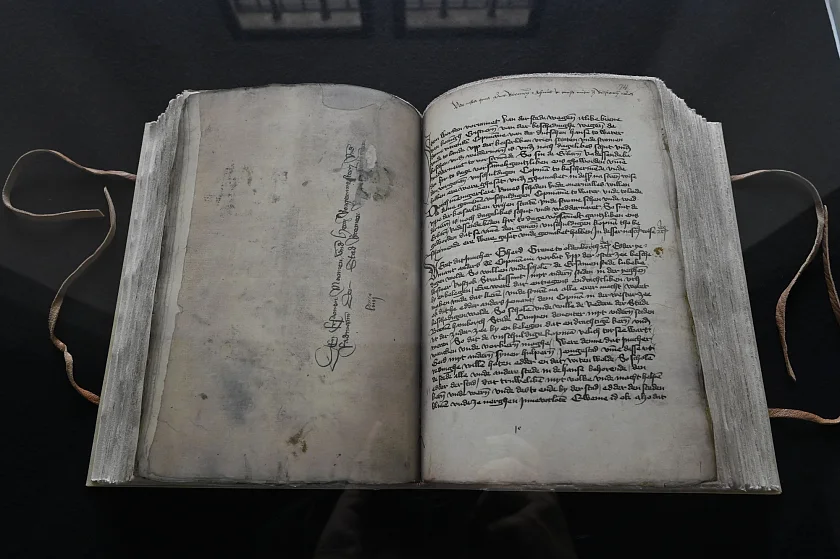 Nominiert für die Eintragung in das Weltdokumentenerbe der UNESCO (Mow): Älteste Bremer Handschrift der Hanserezesse 1398-1517. In der Ausstellung ist die Reproduktion des Originals zu sehen. Nominiert für die Eintragung in das Weltdokumentenerbe der UNESCO (Mow): Älteste Bremer Handschrift der Hanserezesse 1398-1517. In der Ausstellung ist die Reproduktion des Originals zu sehen.