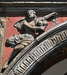 Linker Zwickel des vierten Arkadebogens