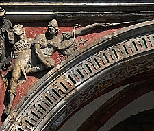 Linker Zwickel des fünften Arkadebogens