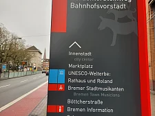 Hier geht es zum UNESCO-Welterbe Rathaus und Roland.