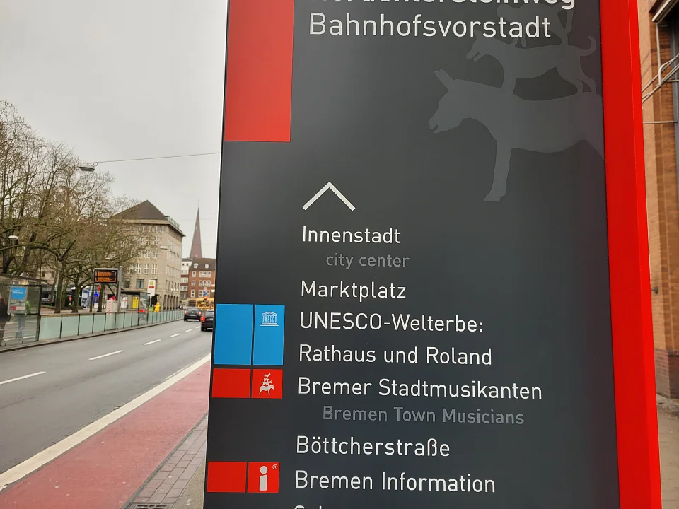 Hier geht es zum UNESCO-Welterbe Rathaus und Roland.