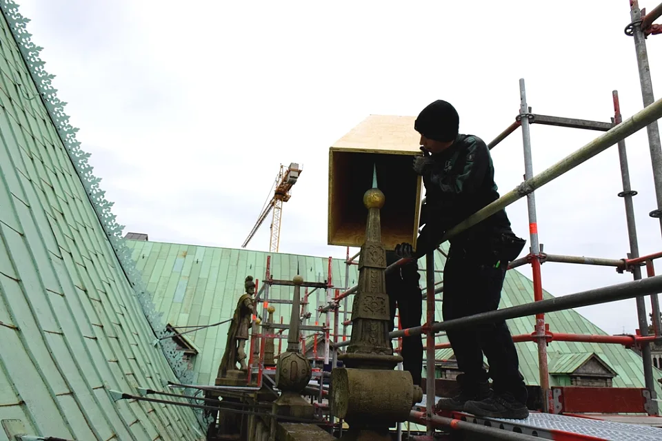 Einhausung Obelisken