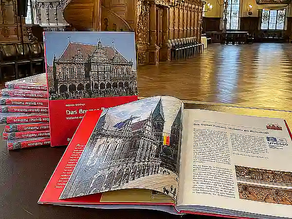 Ein Blick ins das neue Buch über das Bremer Rathauses