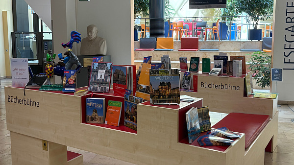 Bücherbühne in der Zentralbibliothek rund um das Thema Welterbe – Unterstützung der Stadtbibliothek für die Bremer Welterbetage