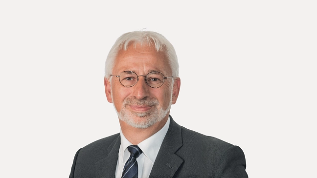 Portrait von Prof. Dr. Konrad Elmshäuser