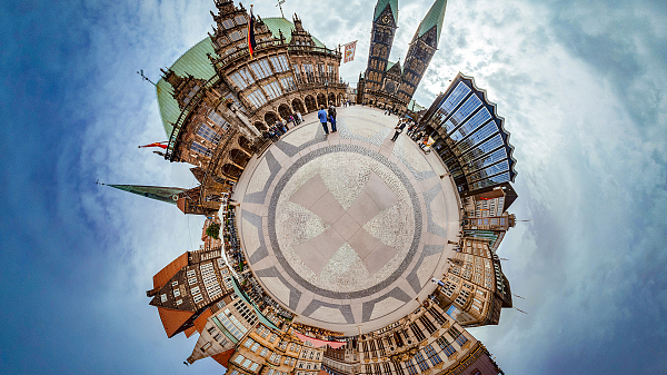 360 Grad Aufnahme vom Marktplatz