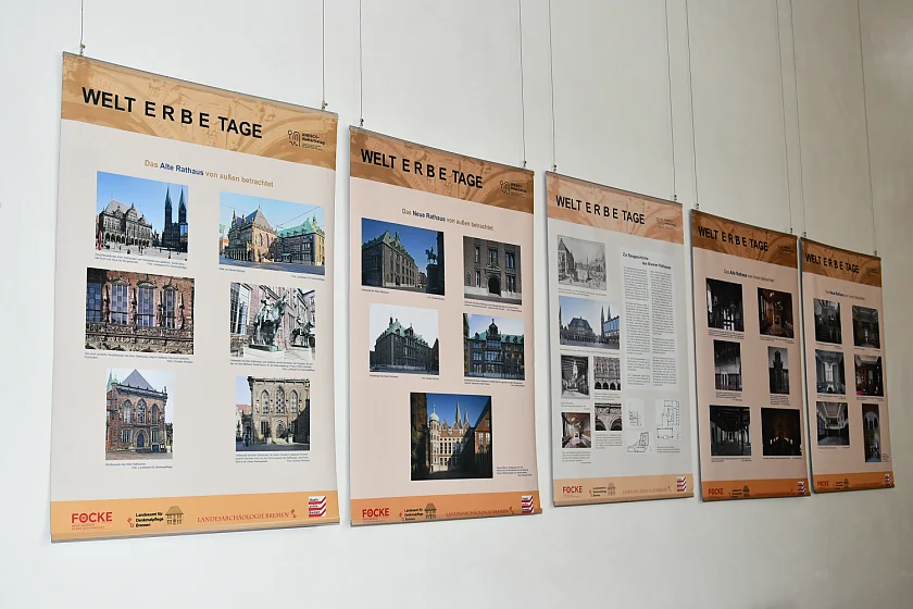 Plakate der Welterbe-Ausstellung in der Bremer Landesvertretung in Berlin.