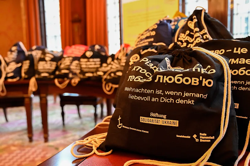 Etwa 10.000 solcher Beutel gehen aus Bremen in die Partnerregion Oblast Odessa in der Ukraine.