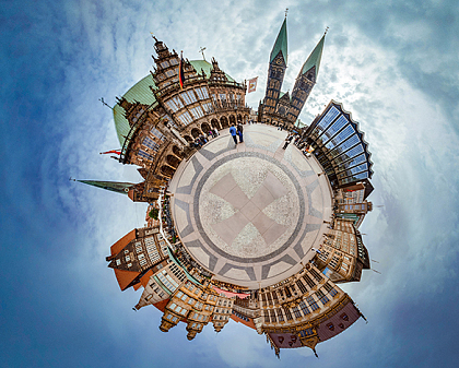 360° Panorama vom Marktplatz Bremen unberabeitet. Gebäude werden in Kreisform dargestellt